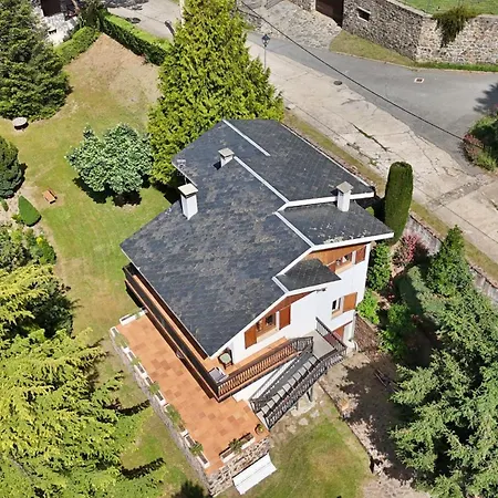 Casa En Planoles بيت للعطل