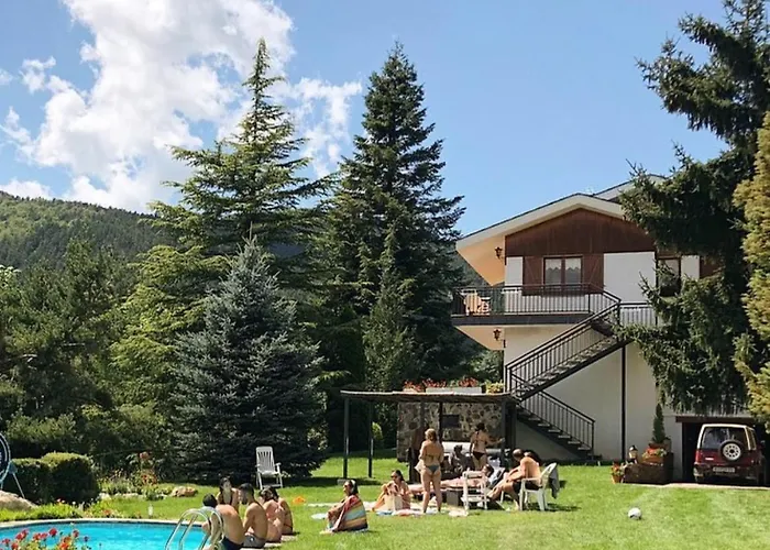 Casa En Planoles بيت للعطل